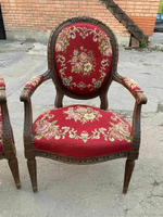 Парные старинные кресла