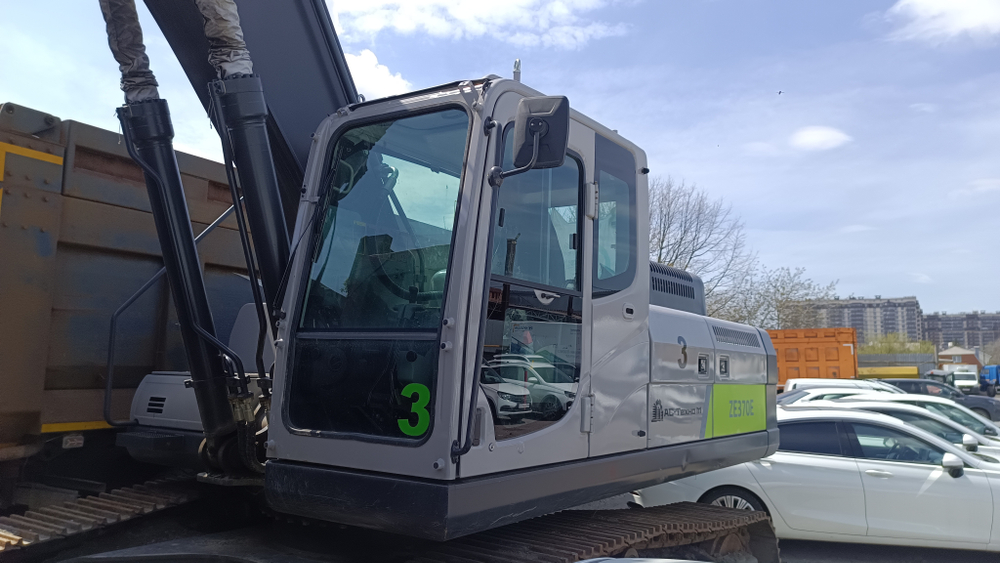Zoomlion ZE370 Экскаватор ZE370E (Дизельный, 8,9 л, 328 л.с., АТ)