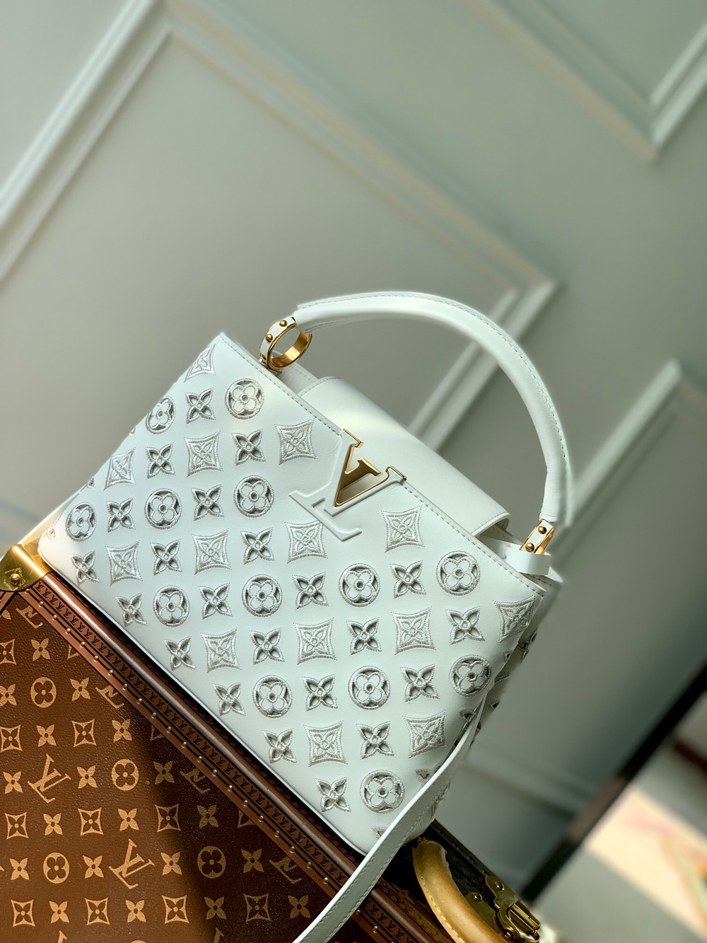 Louis Vuitton Capucines MM
