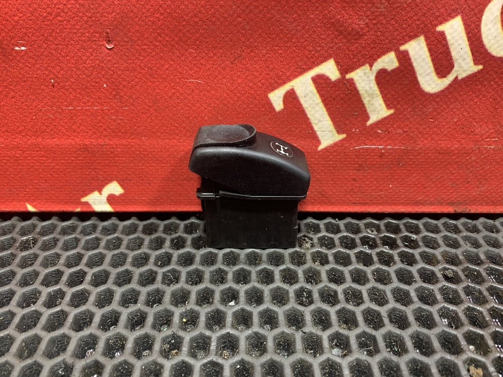 Кнопка блокировки дифференциала