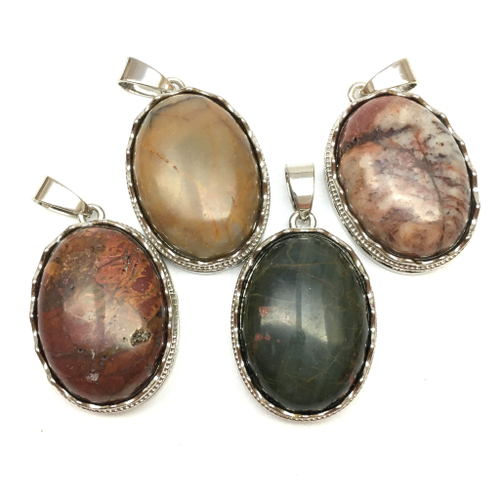 Подвеска с бейлом из яшмы