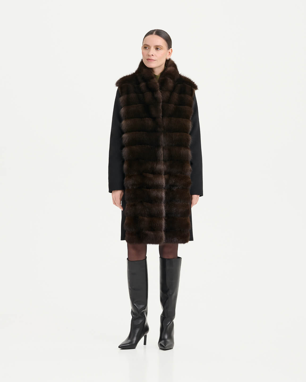 Пальто из  шерсти и кашемира с отделкой соболя