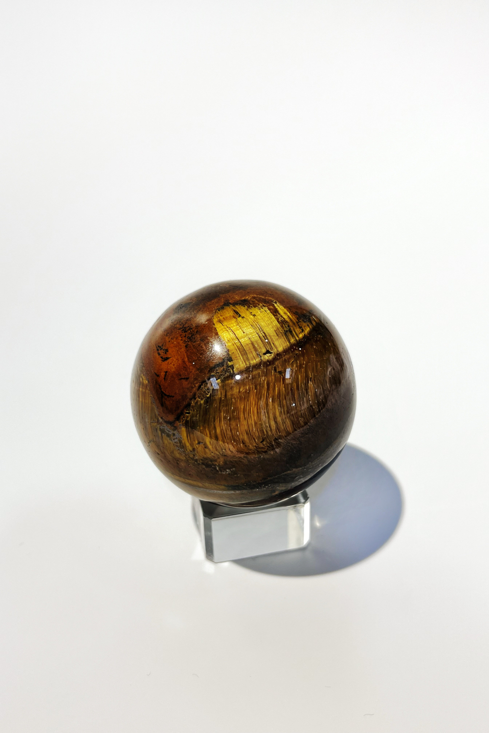 Шар из тигрового глаза