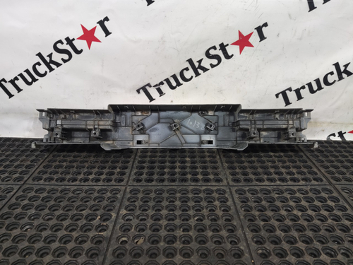 Накладка бампера нижняя средняя часть