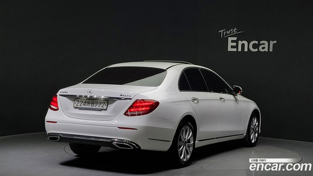 Mercedes-Benz E-Class W213 E220d 4MATIC Exclusive (09.2019)