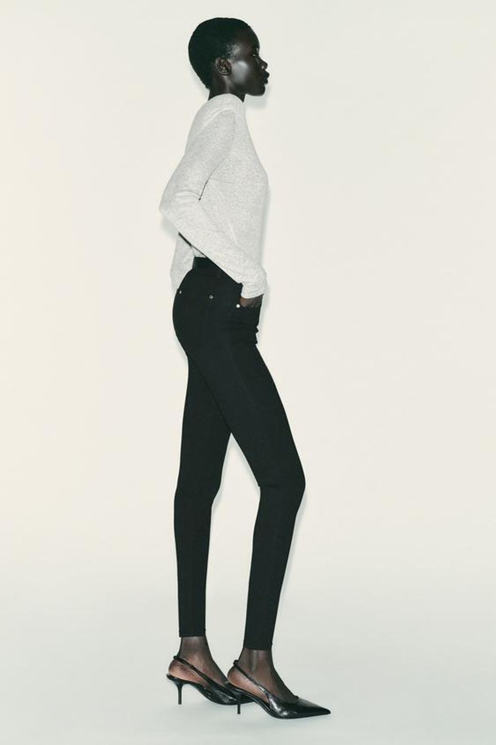 ZARA ДЖЕГГИНСЫ СО СРЕДНЕЙ ПОСАДКОЙ И РЕМНЕМ, ЧЕРНЫЙ