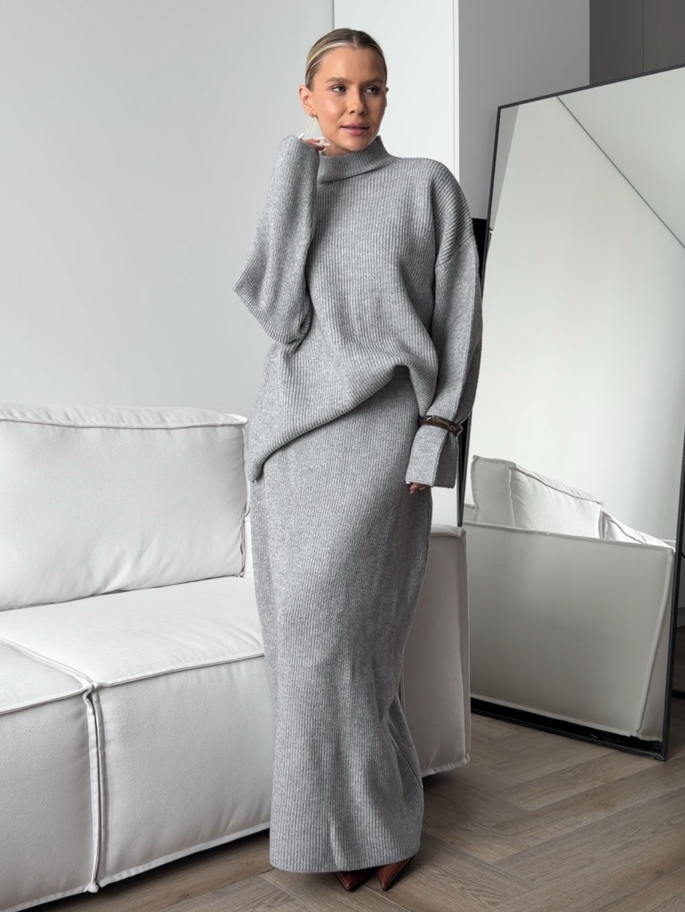 Комплект вязаный, свитер с горлом, длинная юбка