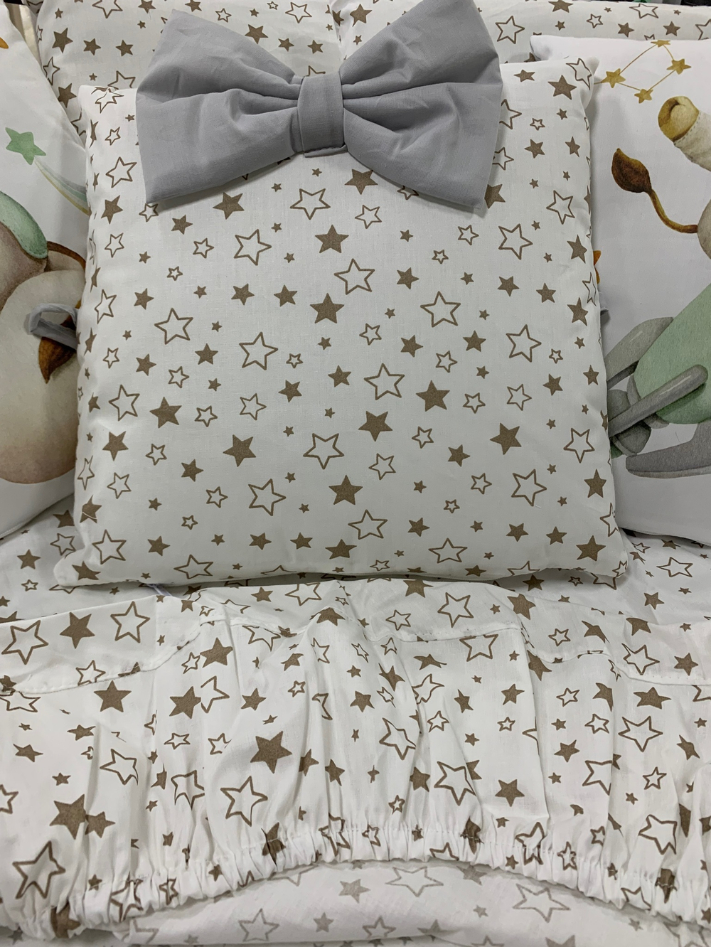 Комплект в кроватку 18 предметов "Мишка на ракете" серый, сатин
