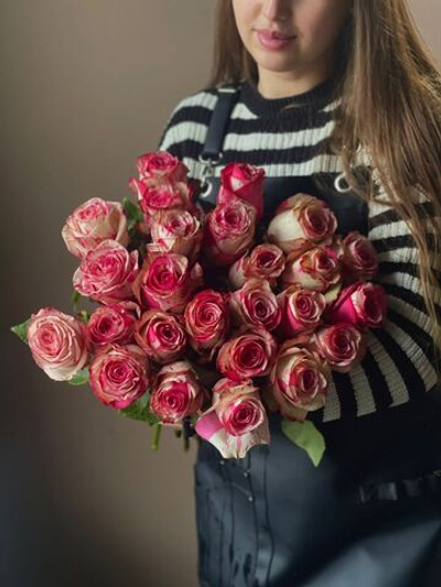 Розы Эквадор Premium 60 см (Мэджик Таймс)