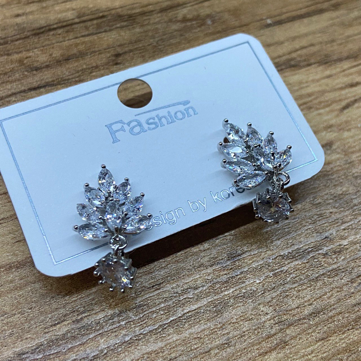 Серьги клипсы Хвост павлина 8 лепестков подвеска круг в оправе металл серебристый