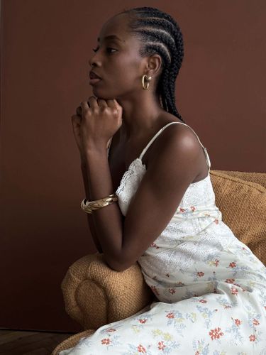 Бежевое платье комбинация с цветочным принтом