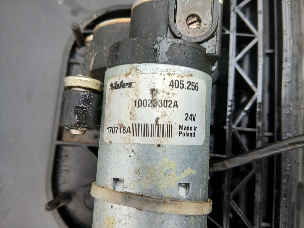 Люк в сборе