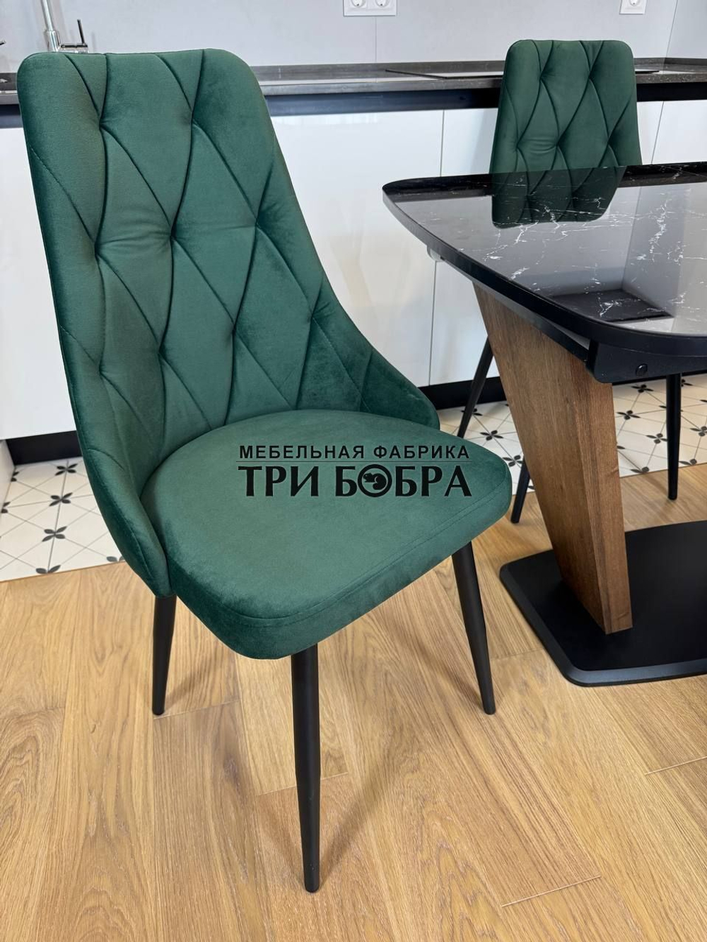 Кухонный раскладной стол "Прадо" черный мрамор и 4 стула Лондон