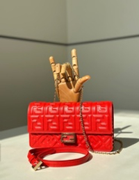 Fendi Wallet On Chain Baguette 21 cm