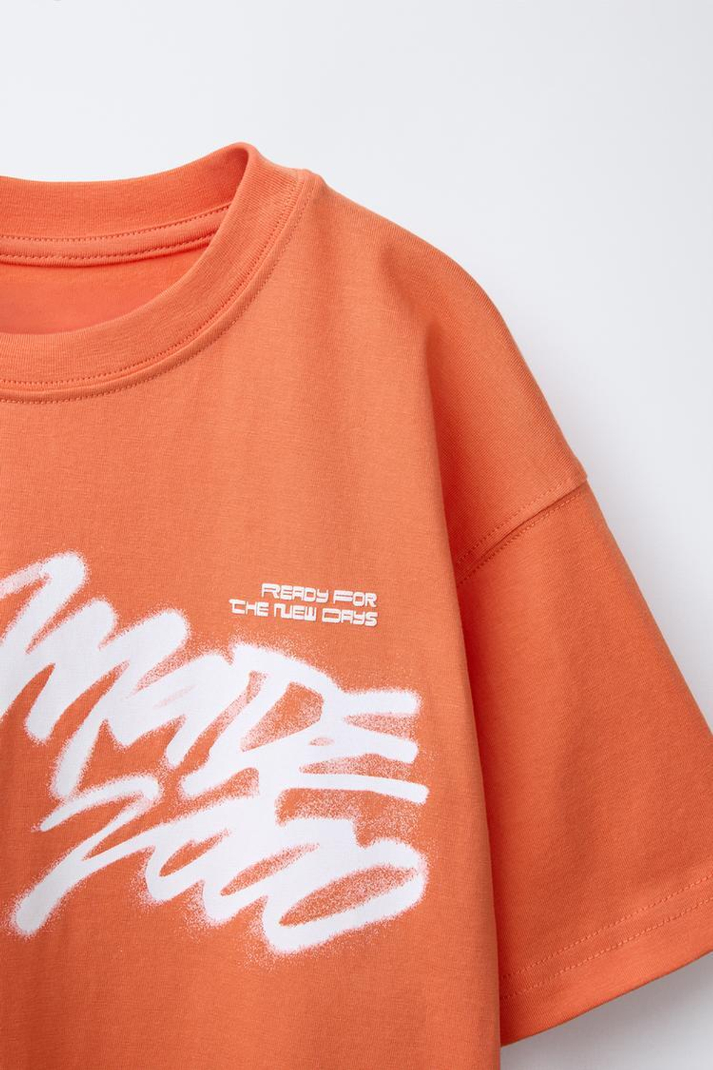 ZARA ФУТБОЛКА С ПРИНТОМ «ГРАФФИТИ», ОРАНЖЕВЫЙ