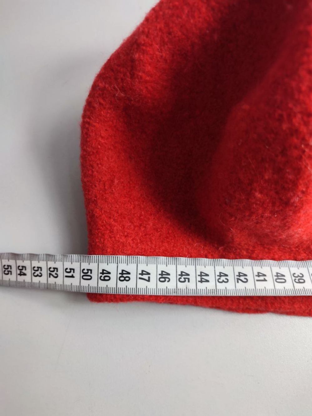 Берет яркий