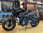 Triumph Trident 660, 2021 черный глянцевый