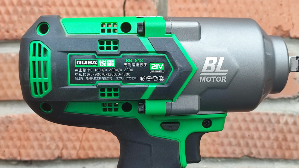 Профессиональный гайковерт Ruiba RB-818