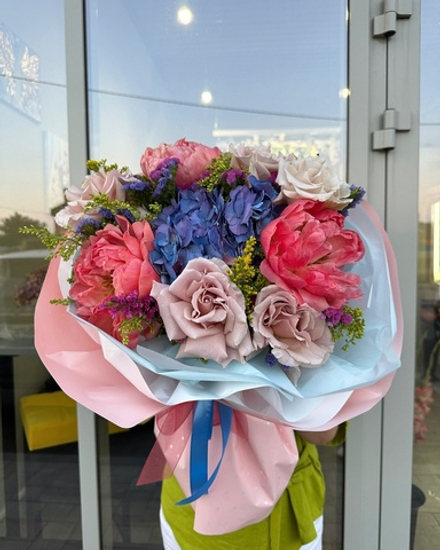 Шикарный микс букет с пионами