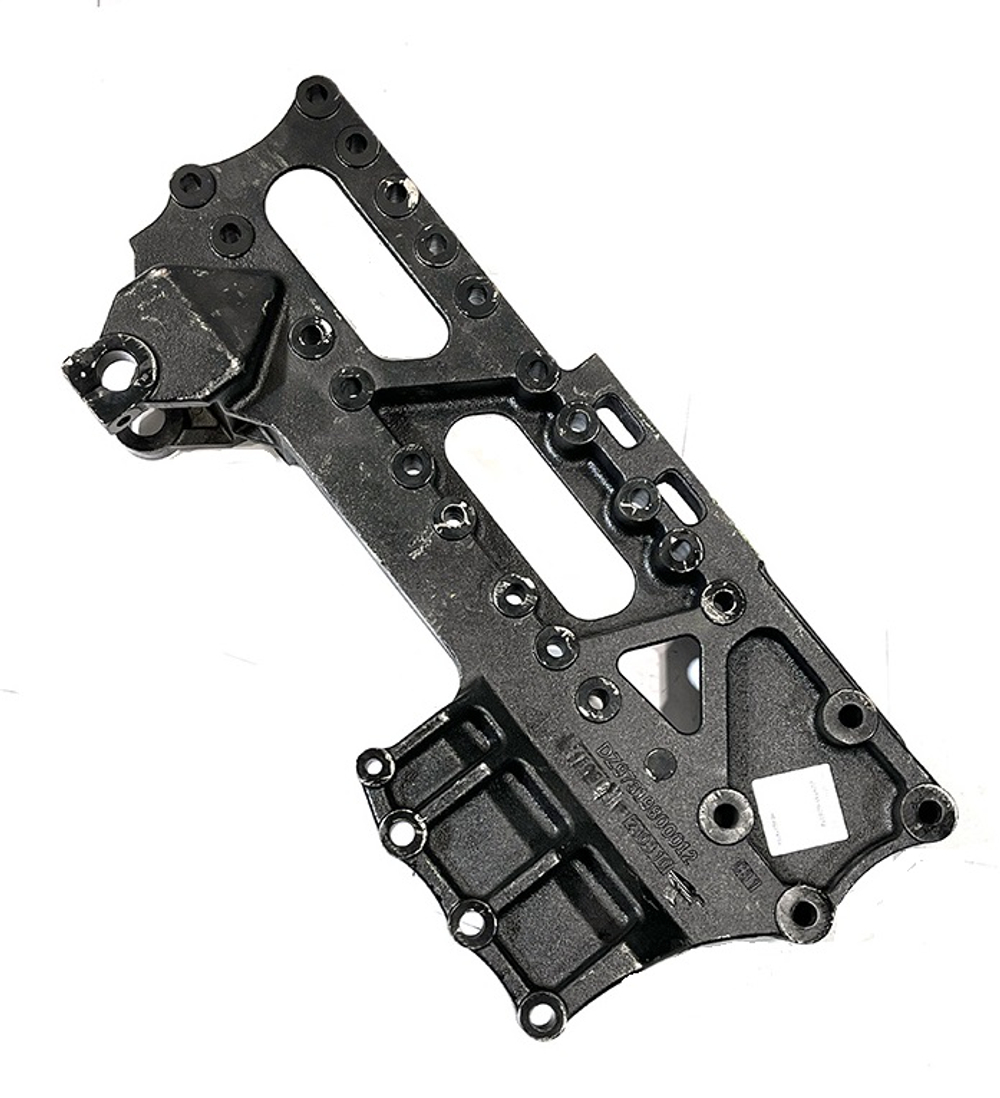 Кронштейн передней рессоры передний X3000 8Х4 правый DZ97319800012