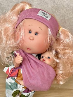 Кукла Nines виниловая 30см MIA CASE (3409A)