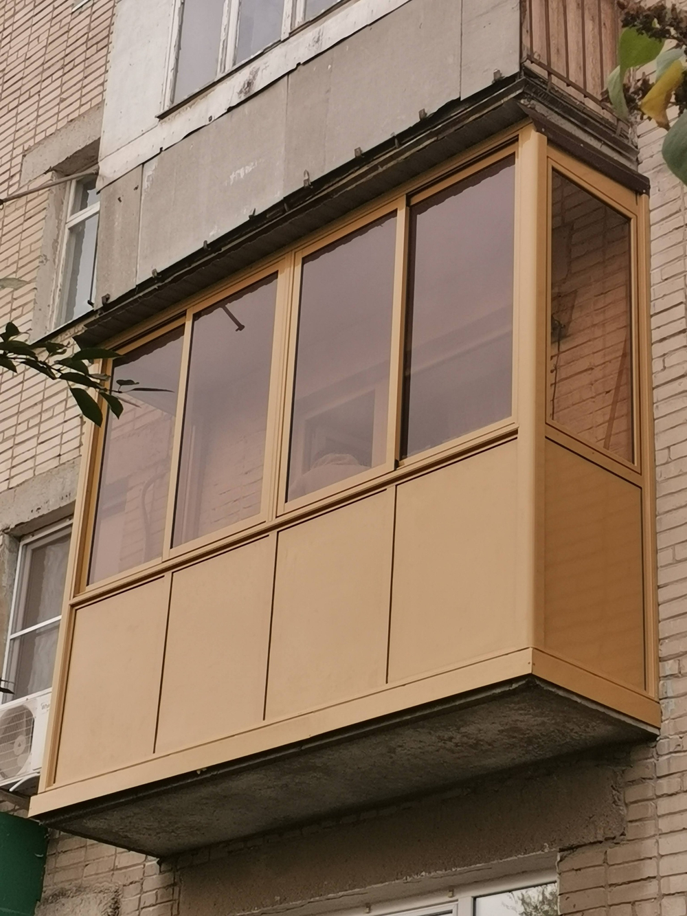 Панорамное остекление балкона без внутренней отделки