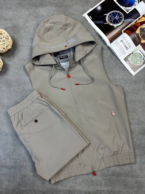 Летний костюм Kiton