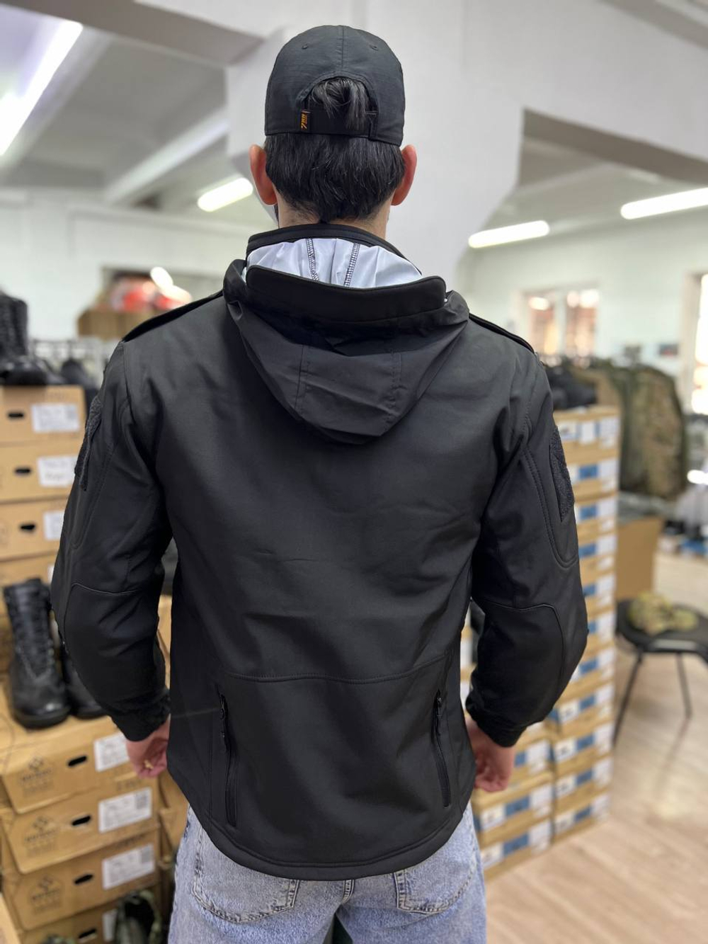 Куртка тактическая softshell чёрная