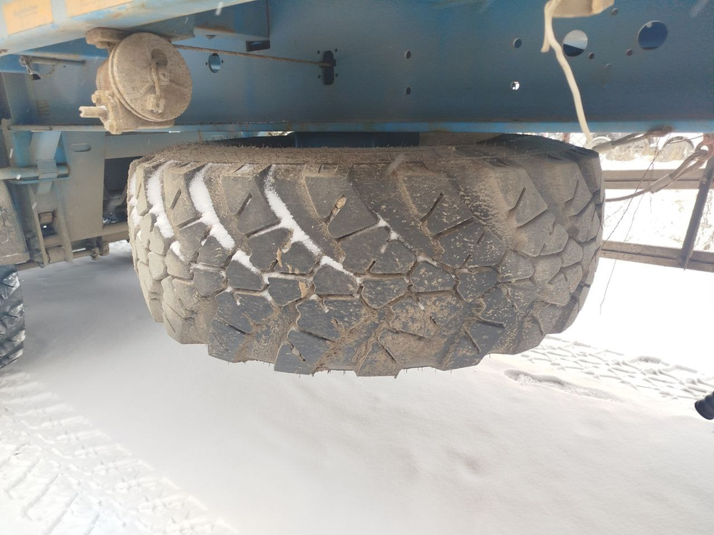 УралСпецТранс 9465* Полуприцеп бортовой 946511-000J311-31