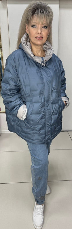 Весенняя курточка в джинсовом цвете с серой подкладкой