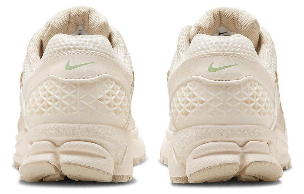 Кроссовки Nike Air Zoom Vomero 5 (Женская размерная сетка)