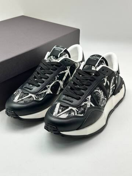 Кроссовки Valentino