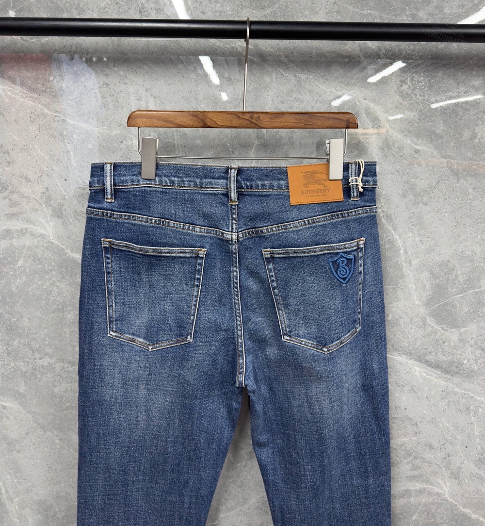 Джинсы Burberry