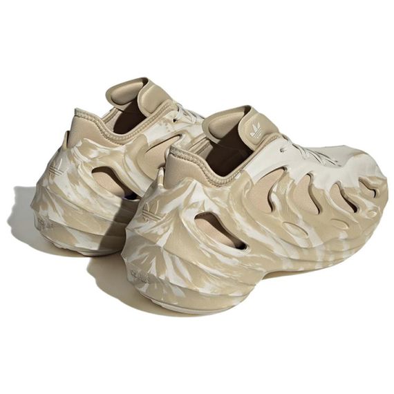 Кроссовки adidas originals AdiFOM Q - это универсальный топ Унисекс