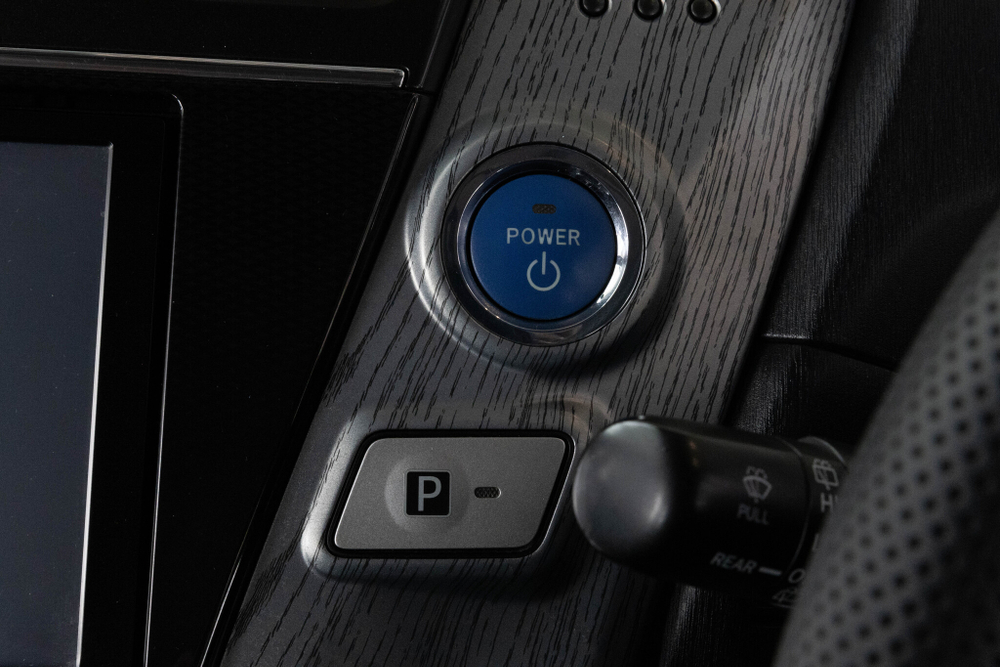 Toyota Prius Alpha, 2016 год
