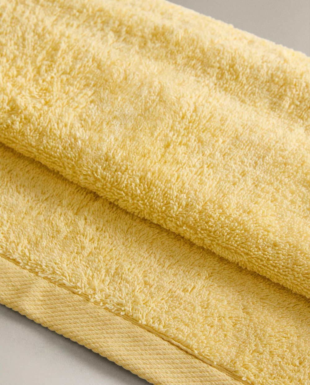Zara Home - Гладкое махровое хлопковое банное полотенце (500 гхм2), желтый, 50х90 см