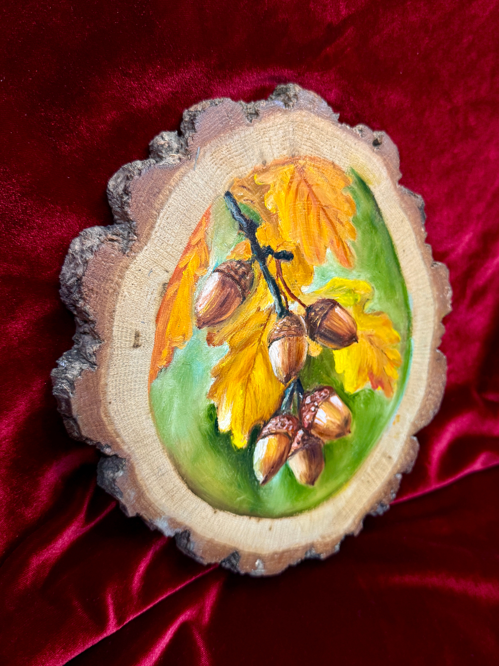 Веточка дуба - картина маслом на срезе дуба с корой | Художница Ефимова Ольга