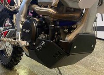 Пластиковая защита KTZ для мотоцикла Rockot R8 Avangard (ZS 177 MM) 2024