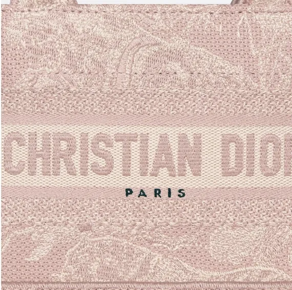 Сумка Dior Book Tote, модель большого формата, розовый