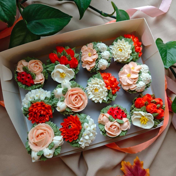 Набор "12 шоколадных горшочков с цветами" — эксклюзивные авторские десерты