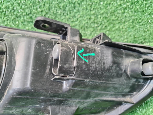 Фара левая Hyundai Santa Fe 3 DM (12-16) ксенон