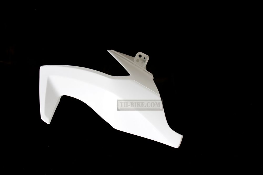 64251-MJE-D40ZC.  COVER, L. HEADLIGHT. PEARL METALLOID WHITE (NHA96P). Visor CB650F