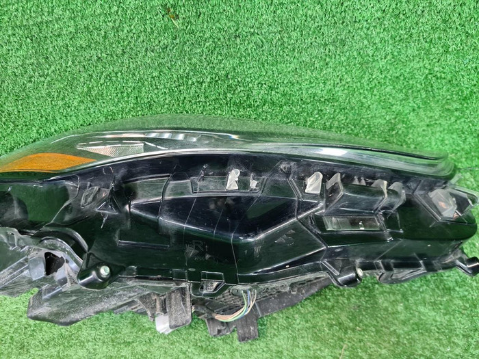 Фара правая Toyota Highlander 4 U70 (2019-н.в) LED