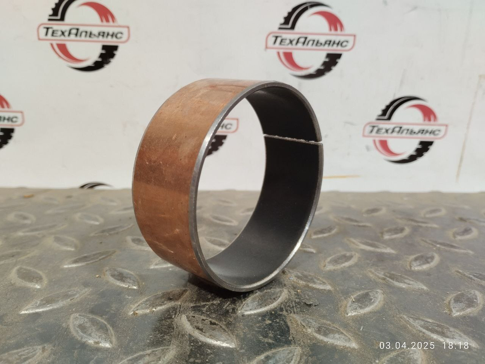 Втулка 707-52-15430