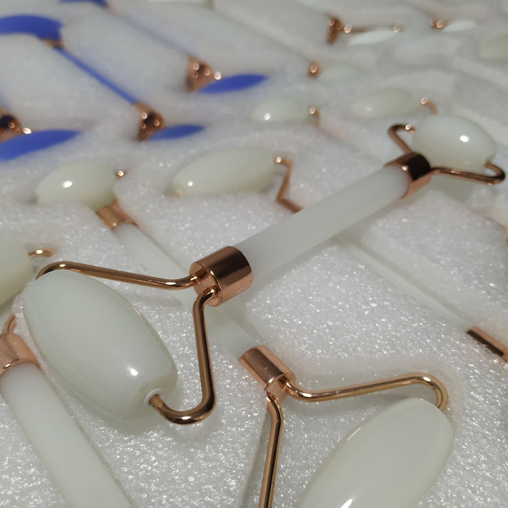 Массажер роликовый Кварц цвет дымчато-белый 13-14 см