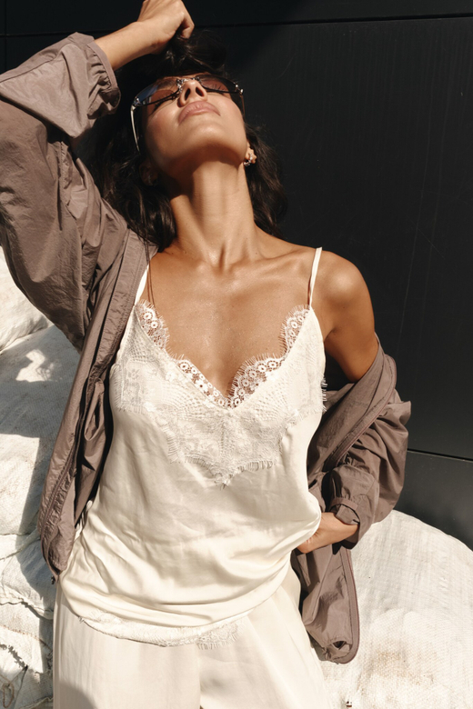 Топ с кружевом milk