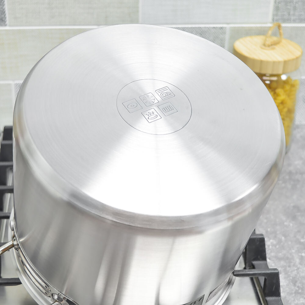 Кастрюля 7л, нерж.сталь, d22см, h18см, тройное дно, индукция, мерная шкала, "PROFESSIONAL" Luxaro