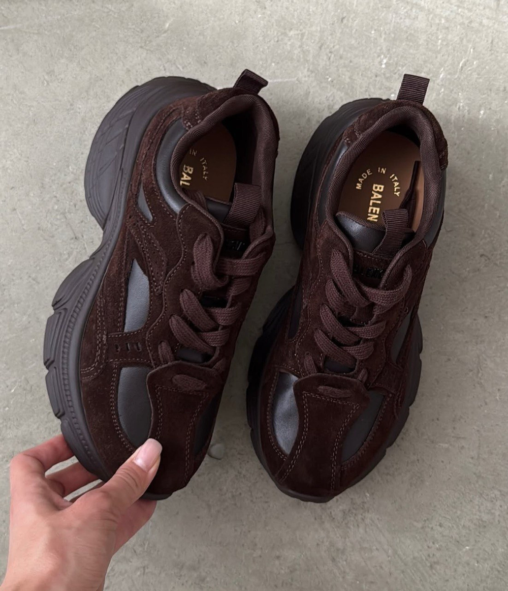 Кроссовки из натуральной замши