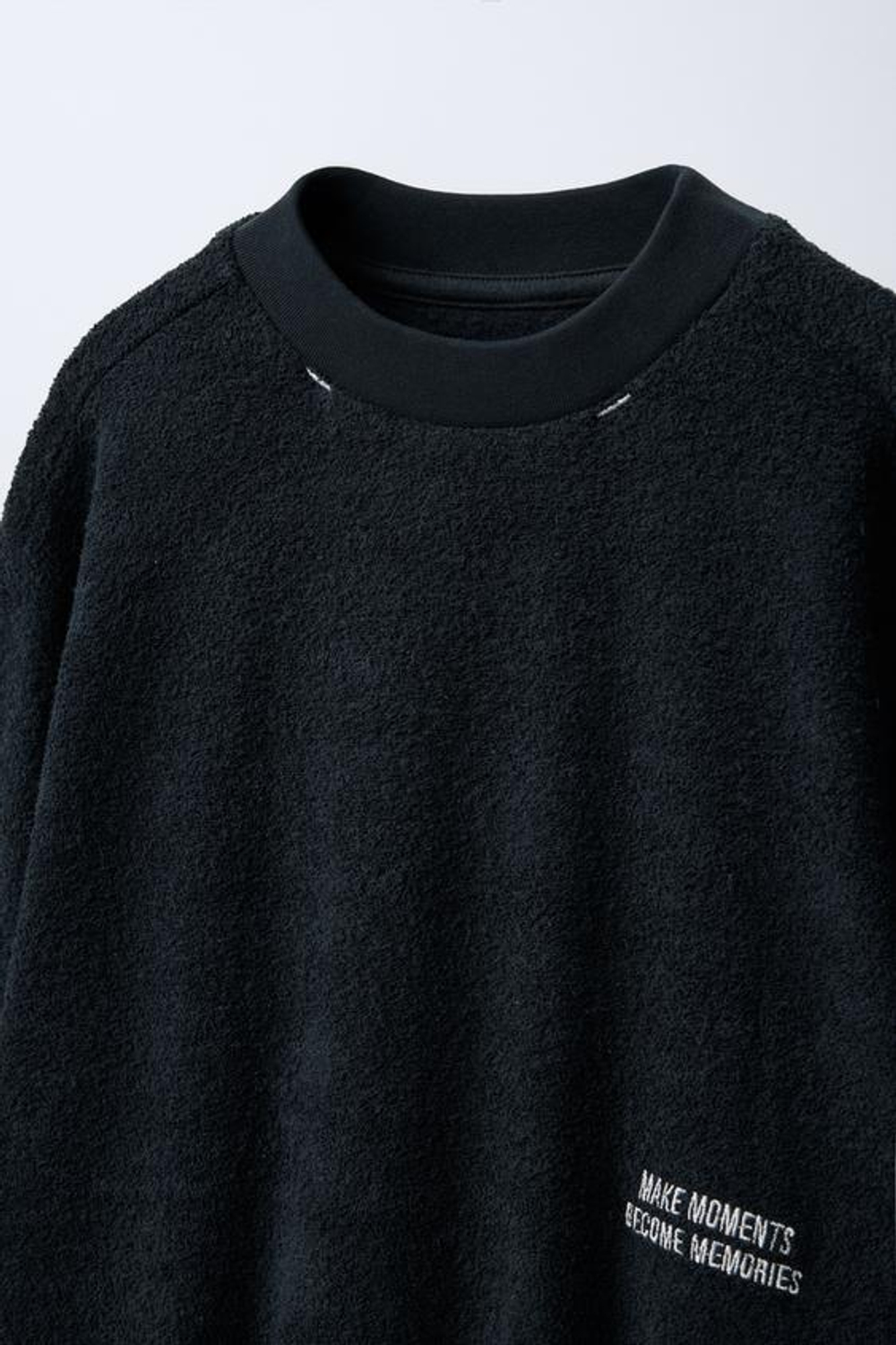 ZARA ТОЛСТОВКА БУКЛЕ С ВЫШИТОЙ НАДПИСЬЮ, МОРСКОЙ СИНИЙ