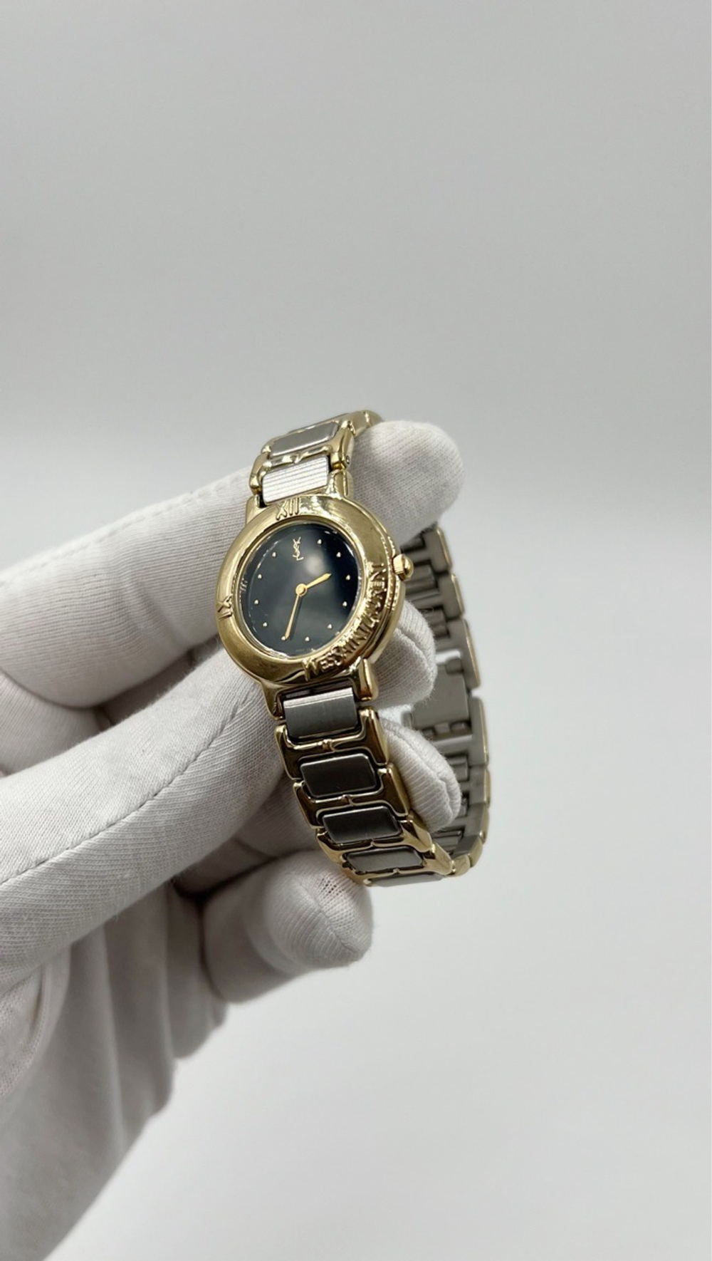 Часы Yves Saint Laurent (только онлайн)